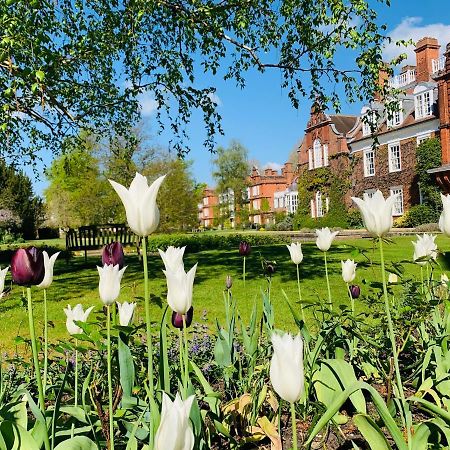 Newnham College - University Of Cambridge Exterior foto