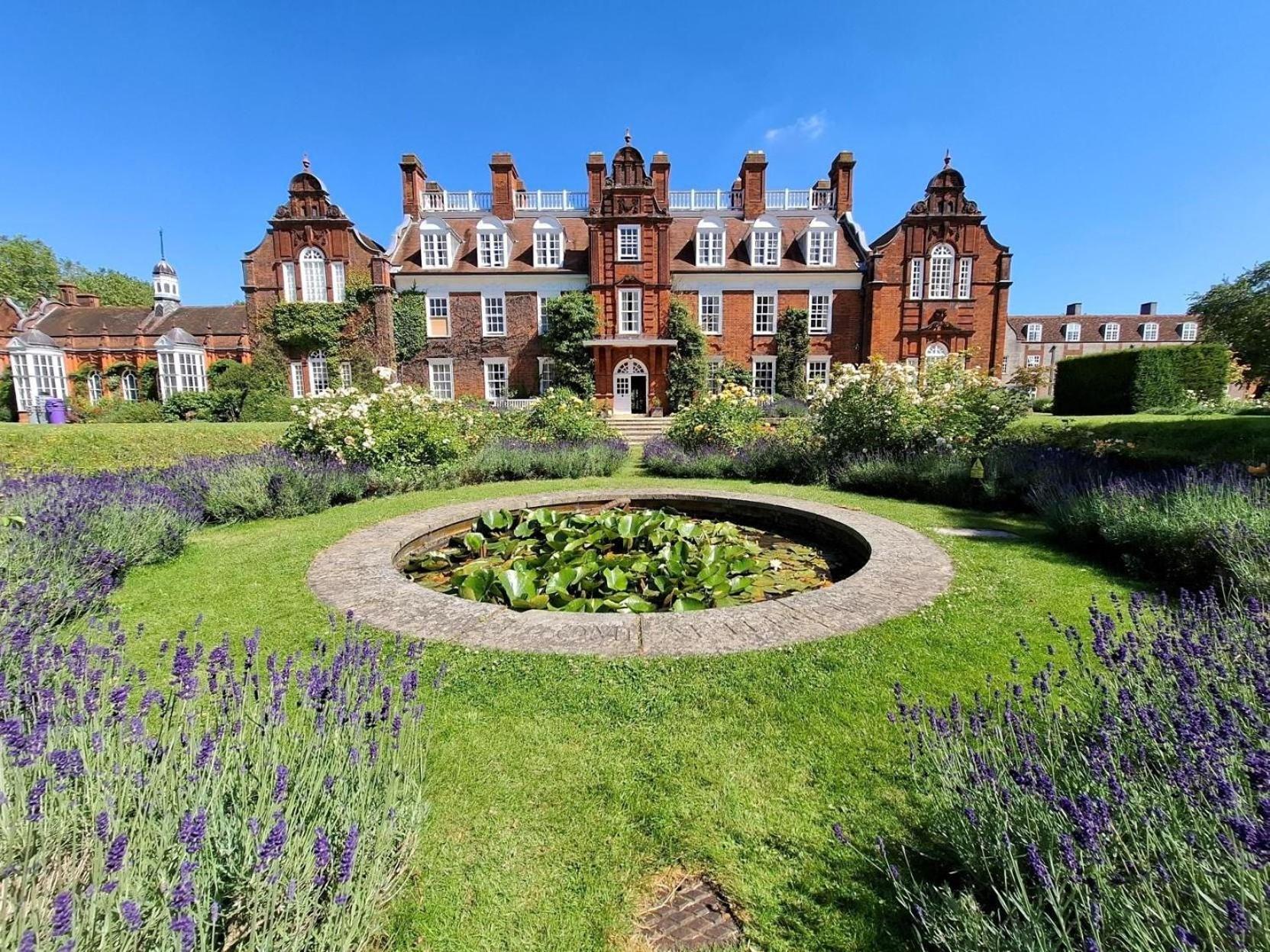 Newnham College - University Of Cambridge Exterior foto